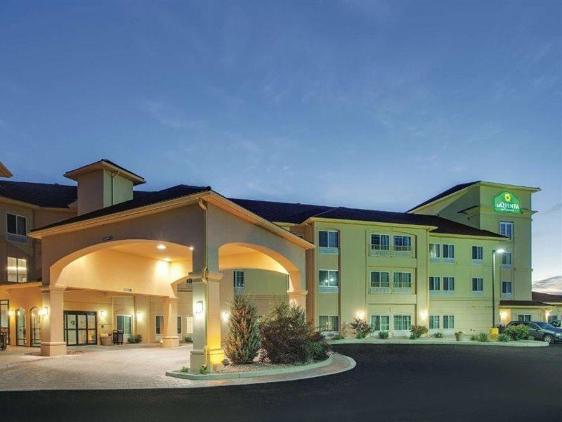 Comfort Inn & Suites Verona At Turning Stone Resort Casino Exterior foto