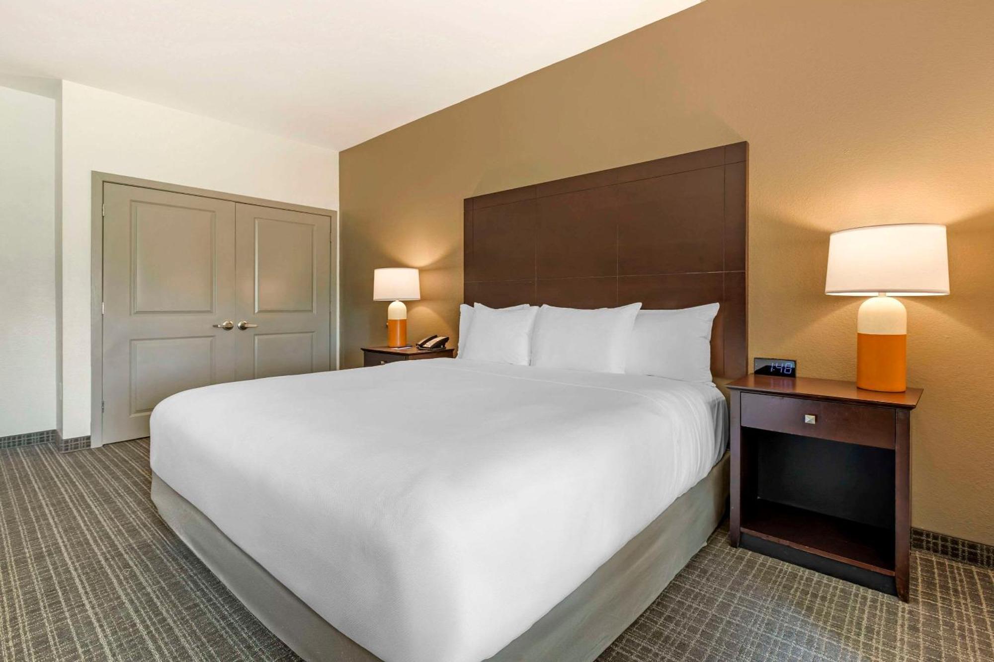 Comfort Inn & Suites Verona At Turning Stone Resort Casino Exterior foto