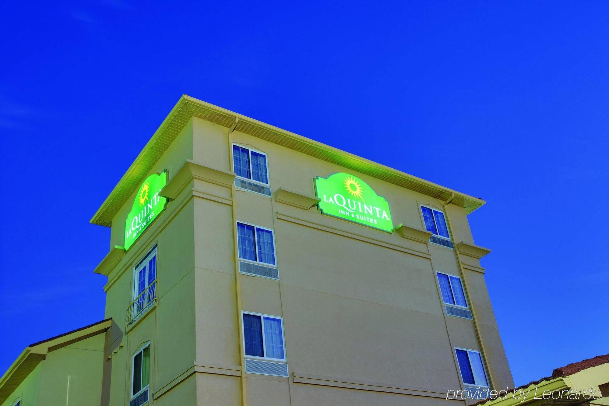 Comfort Inn & Suites Verona At Turning Stone Resort Casino Exterior foto