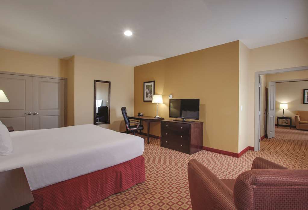 Comfort Inn & Suites Verona At Turning Stone Resort Casino Quarto foto